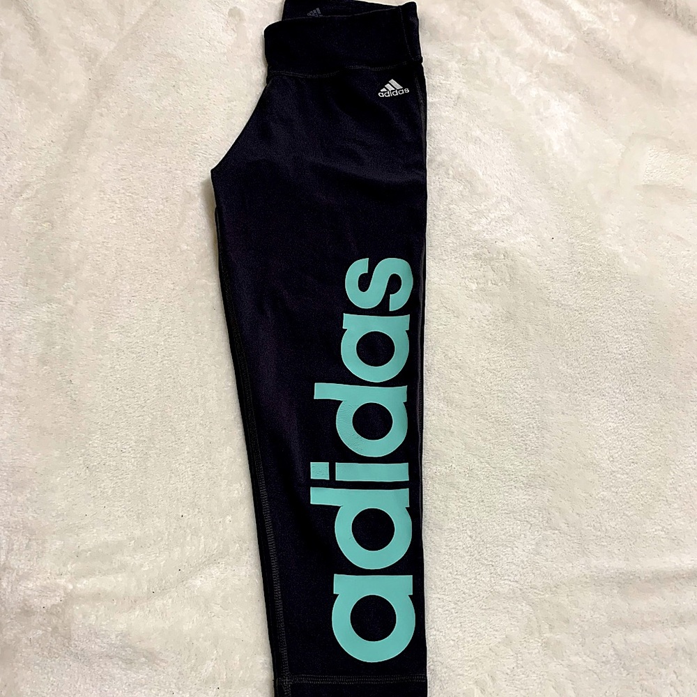 ✨SOLD ✨Adidas Women’s Grey/Teal Logo Crop Leggings